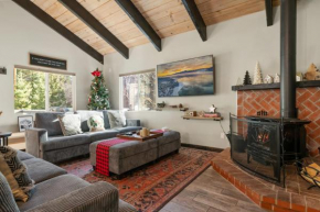 Alpine Retreat - Hot Tub, Deck, Fire Pit, Barbecue